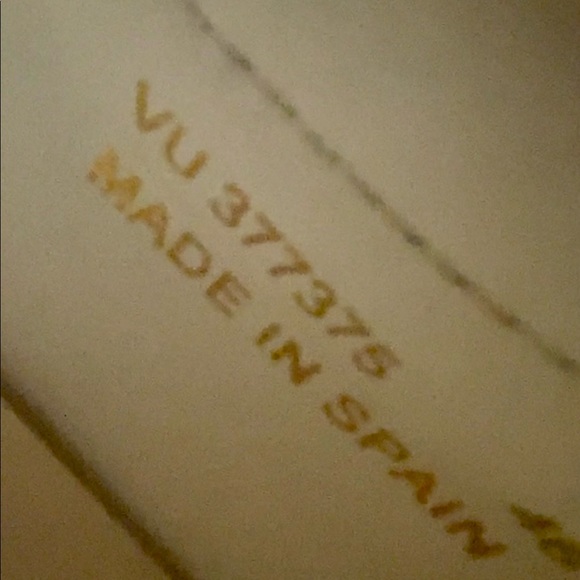 Saint Lauren LIKE NEW with box! Perfect for fall! - Picture 8 of 8